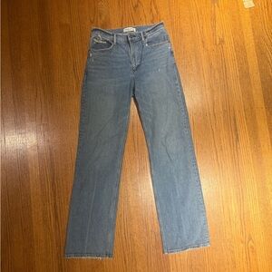 Abercrombie & Fitch High Rise 90s Relaxed Jean